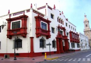 Se ordena arresto de Alcalde por no pago de prestaciones laborales.